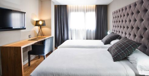 hotel room image