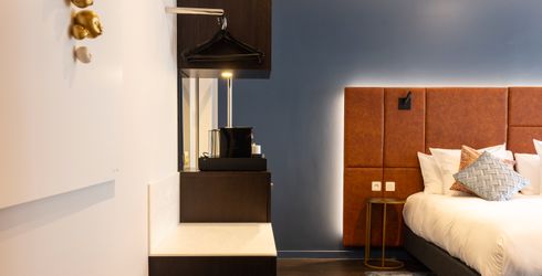 hotel room image