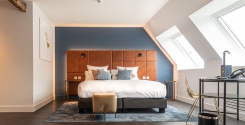 hotel room image