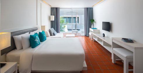 hotel room image