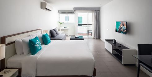 hotel room image