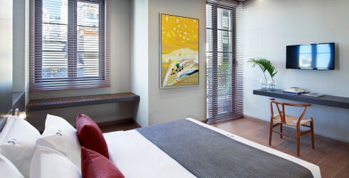 hotel room image