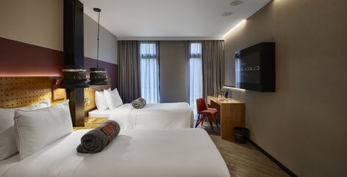 hotel room image