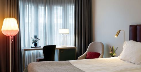 hotel room image