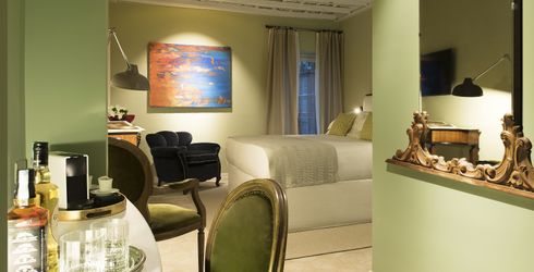 hotel room image