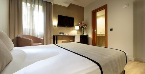 hotel room image