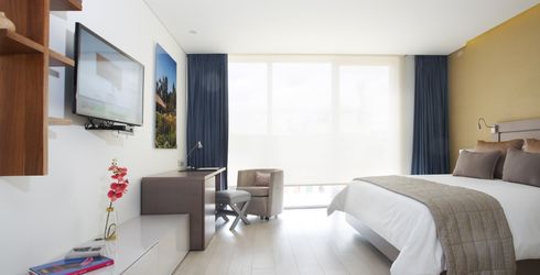 hotel room image