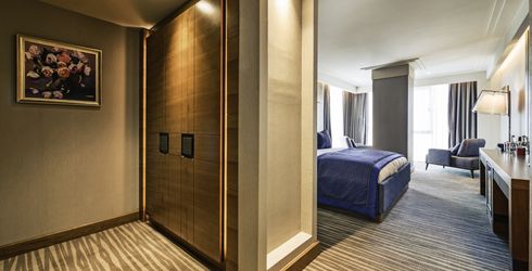 hotel room image