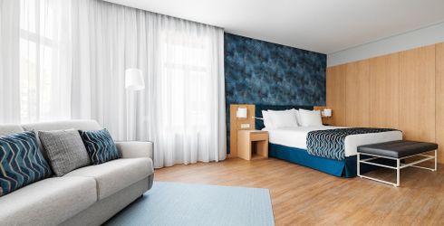 hotel room image