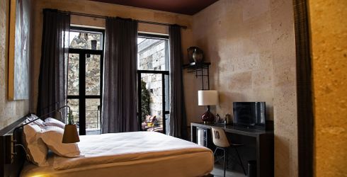 hotel room image
