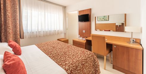 hotel room image