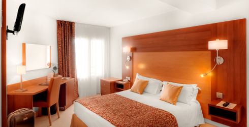 hotel room image
