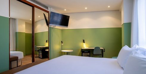 hotel room image