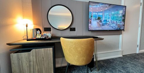 hotel room image