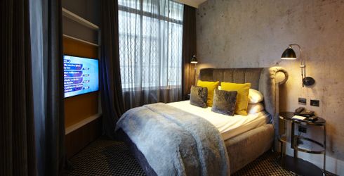 hotel room image