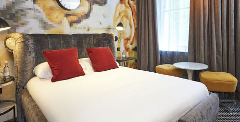 hotel room image