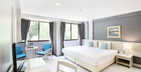 hotel room image