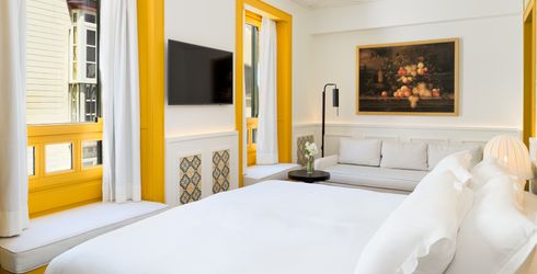 hotel room image
