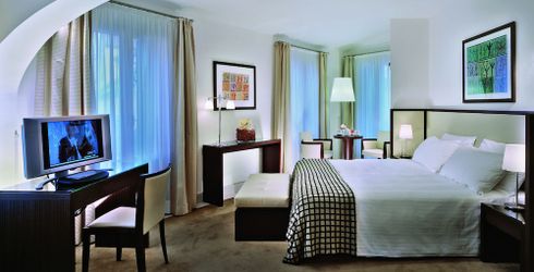 hotel room image
