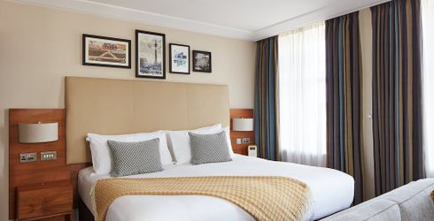 hotel room image