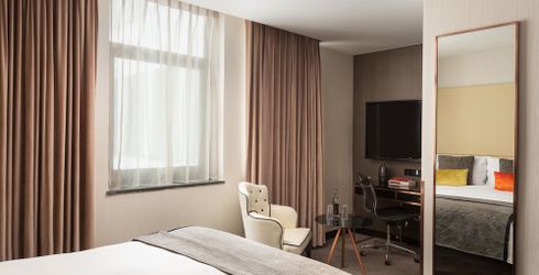 hotel room image