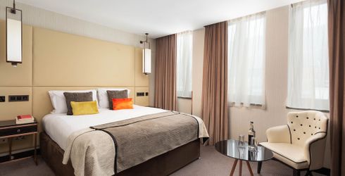 hotel room image