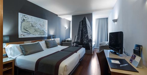 hotel room image