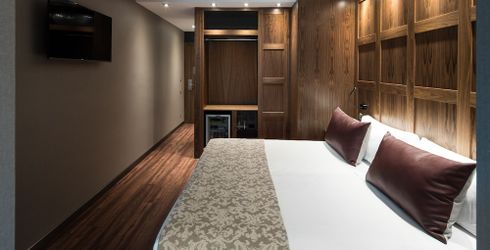 hotel room image