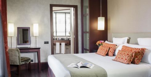 hotel room image