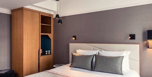 hotel room image