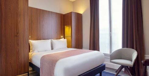 hotel room image