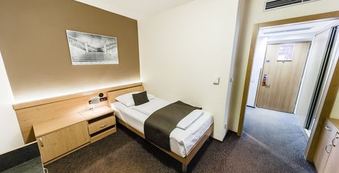 hotel room image