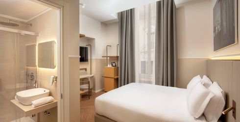 hotel room image