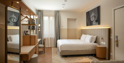 hotel room image