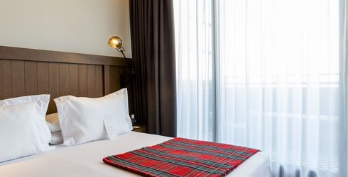 hotel room image