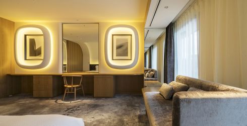 hotel room image