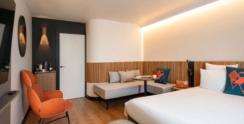 hotel room image