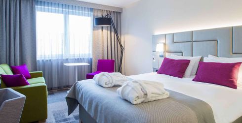 hotel room image