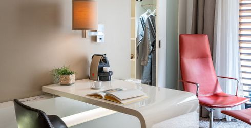 hotel room image