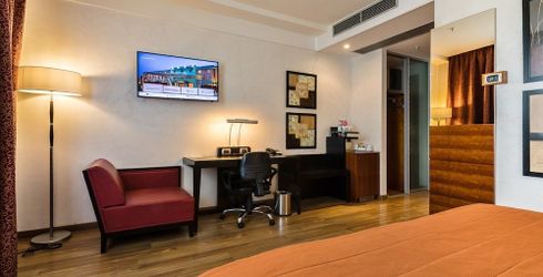 hotel room image
