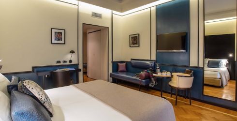 hotel room image