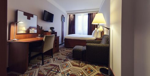 hotel room image