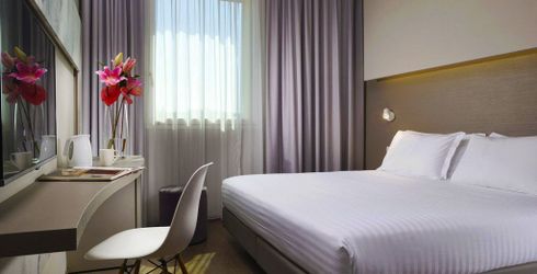 hotel room image