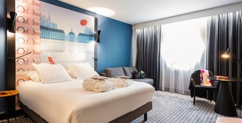 hotel room image