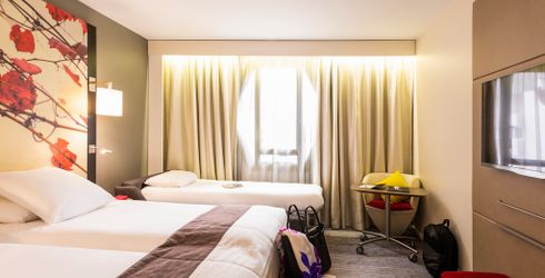 hotel room image