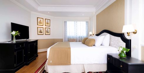 hotel room image