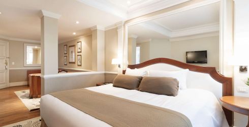 hotel room image