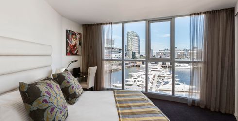 hotel room image
