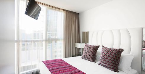 hotel room image