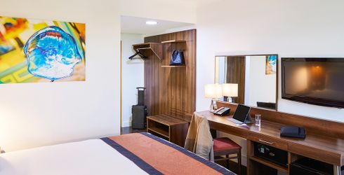 hotel room image